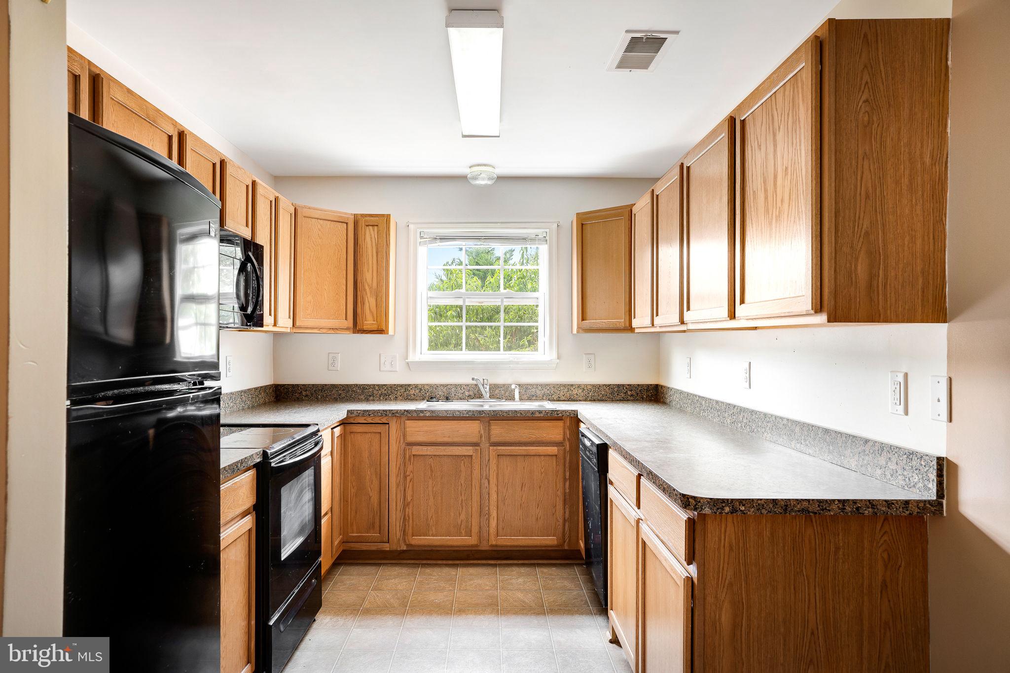 THE TOWNES OF RIDGEWAY - Residential