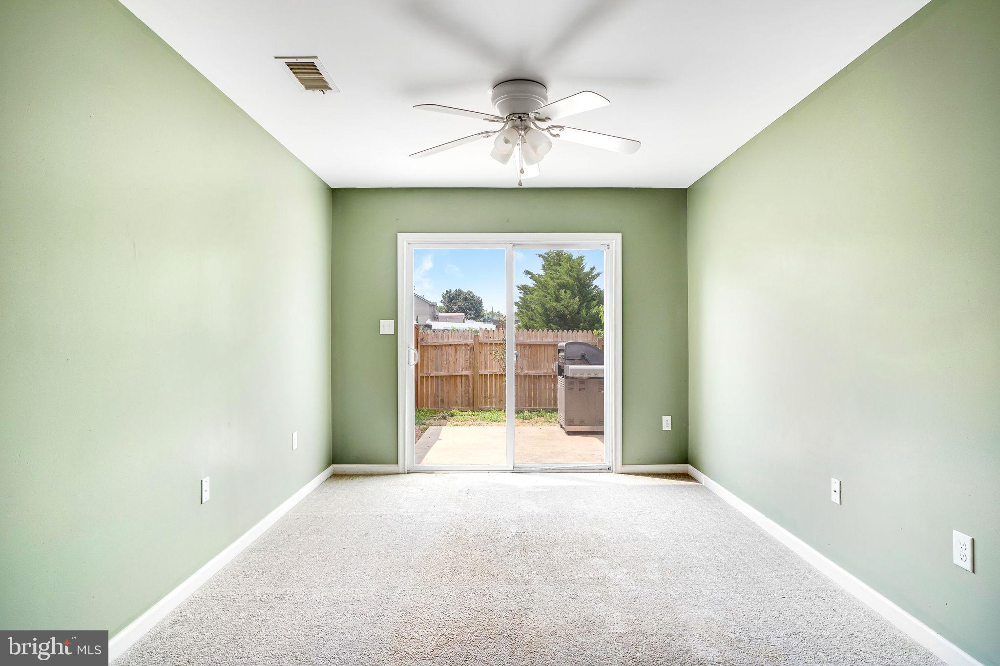 THE TOWNES OF RIDGEWAY - Residential