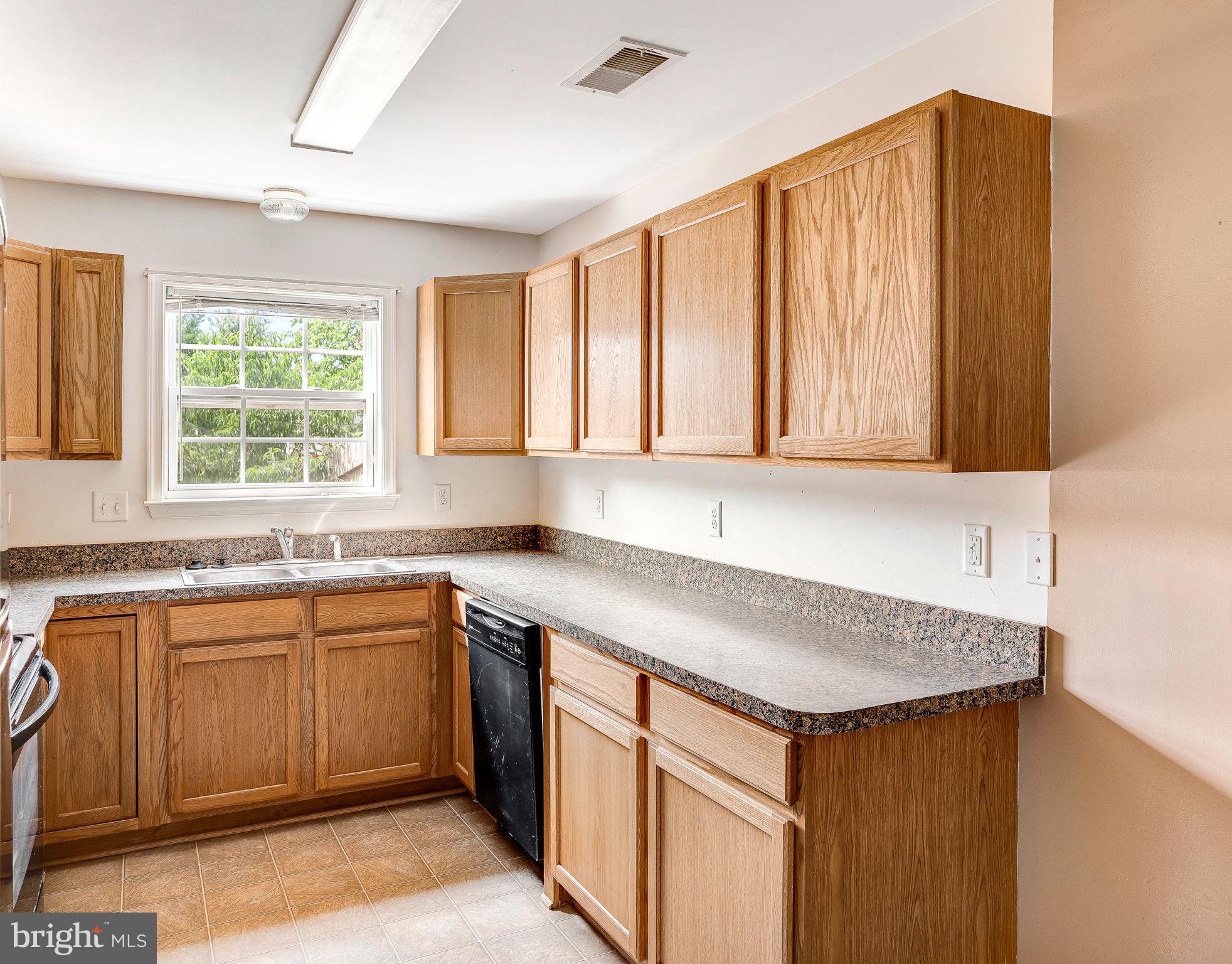 THE TOWNES OF RIDGEWAY - Residential