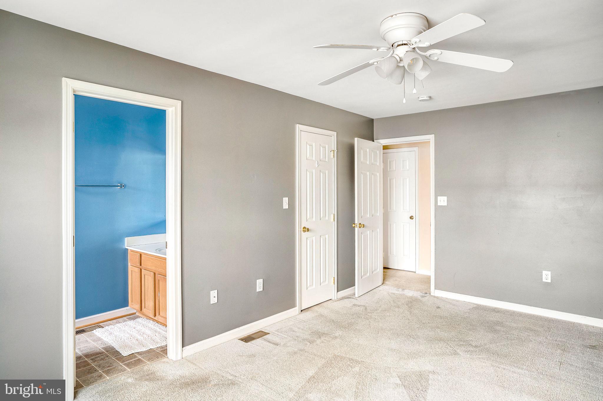 THE TOWNES OF RIDGEWAY - Residential