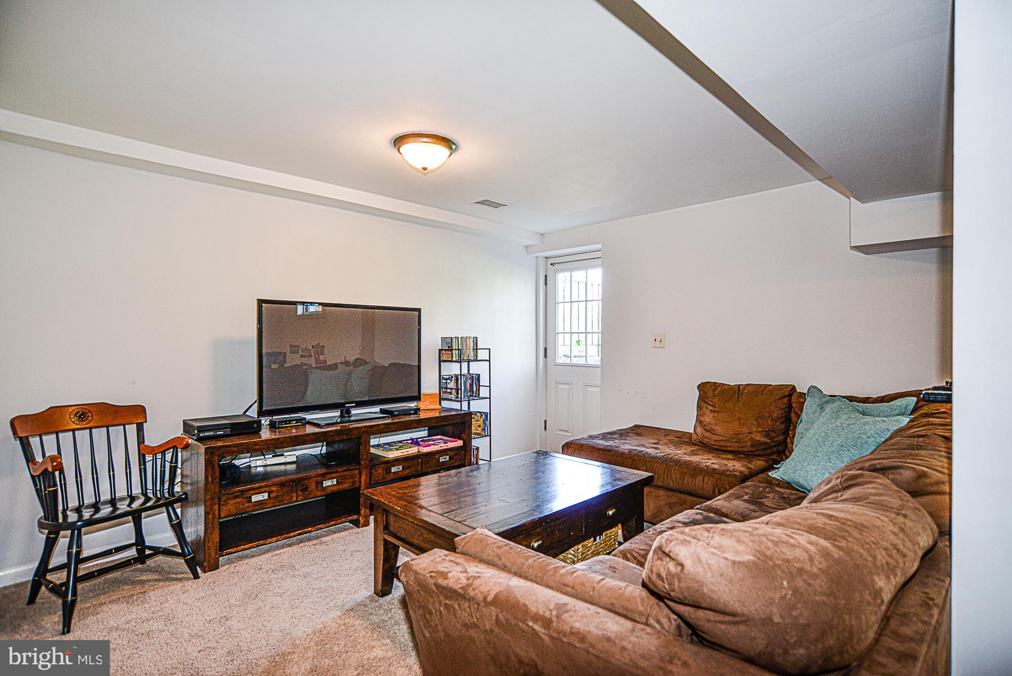 EXETER - Residential Lease