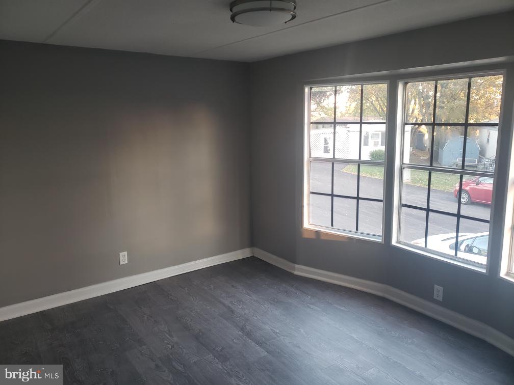 OAK KNOLL ESTATES - Residential