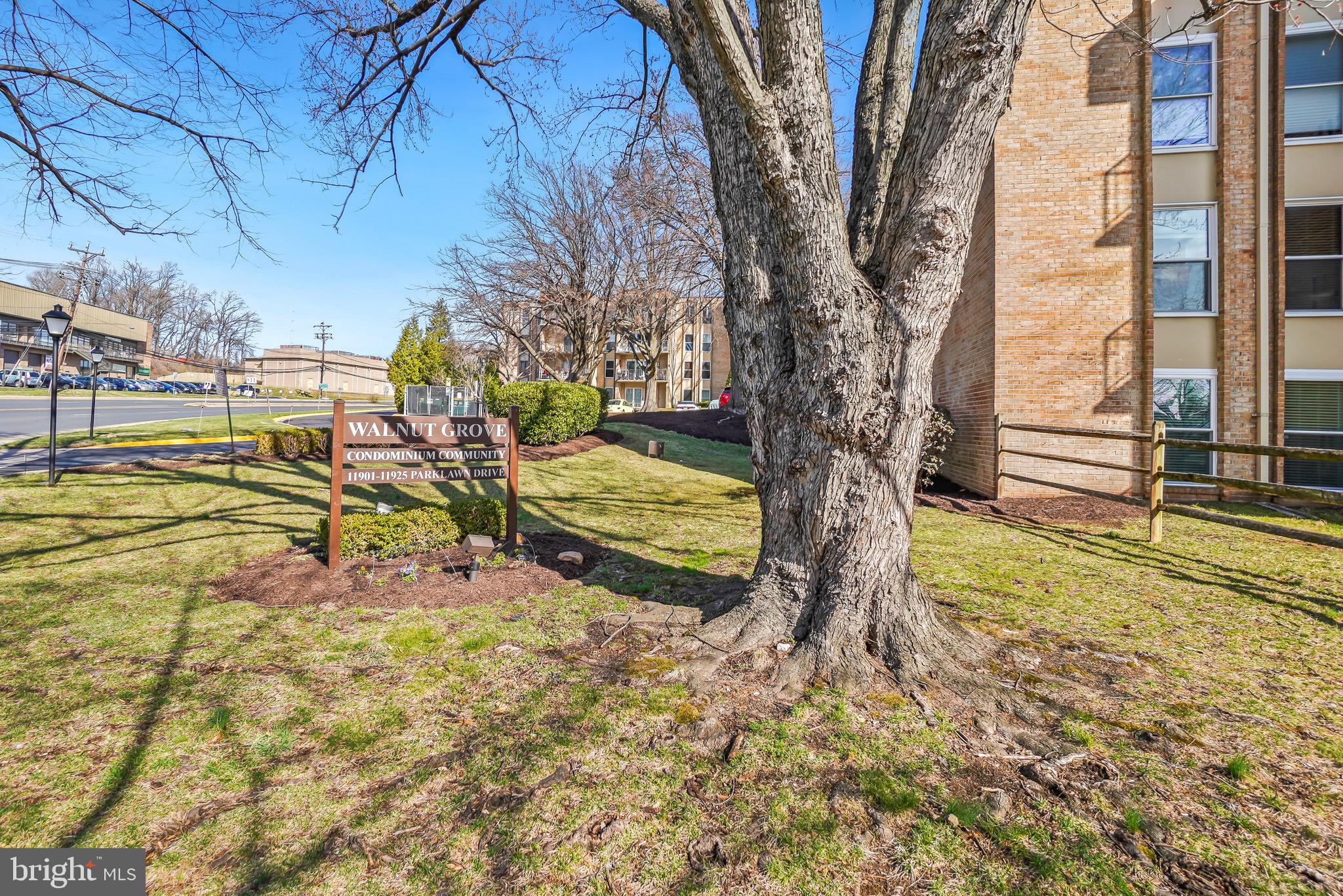 11901 PARKLAWN DRIVE T-2