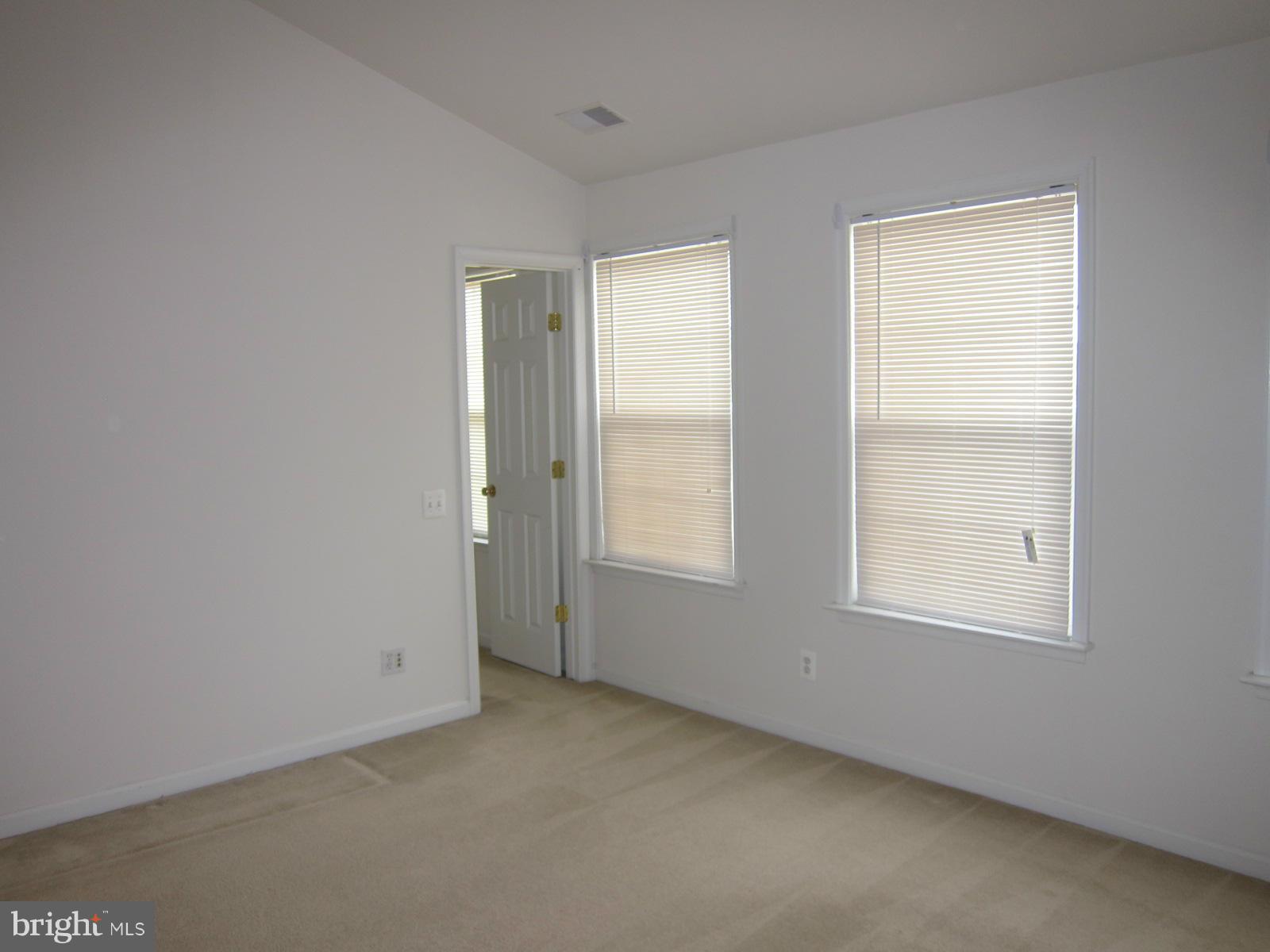 LOUDOUN PARKWAY CENTER - Residential Lease