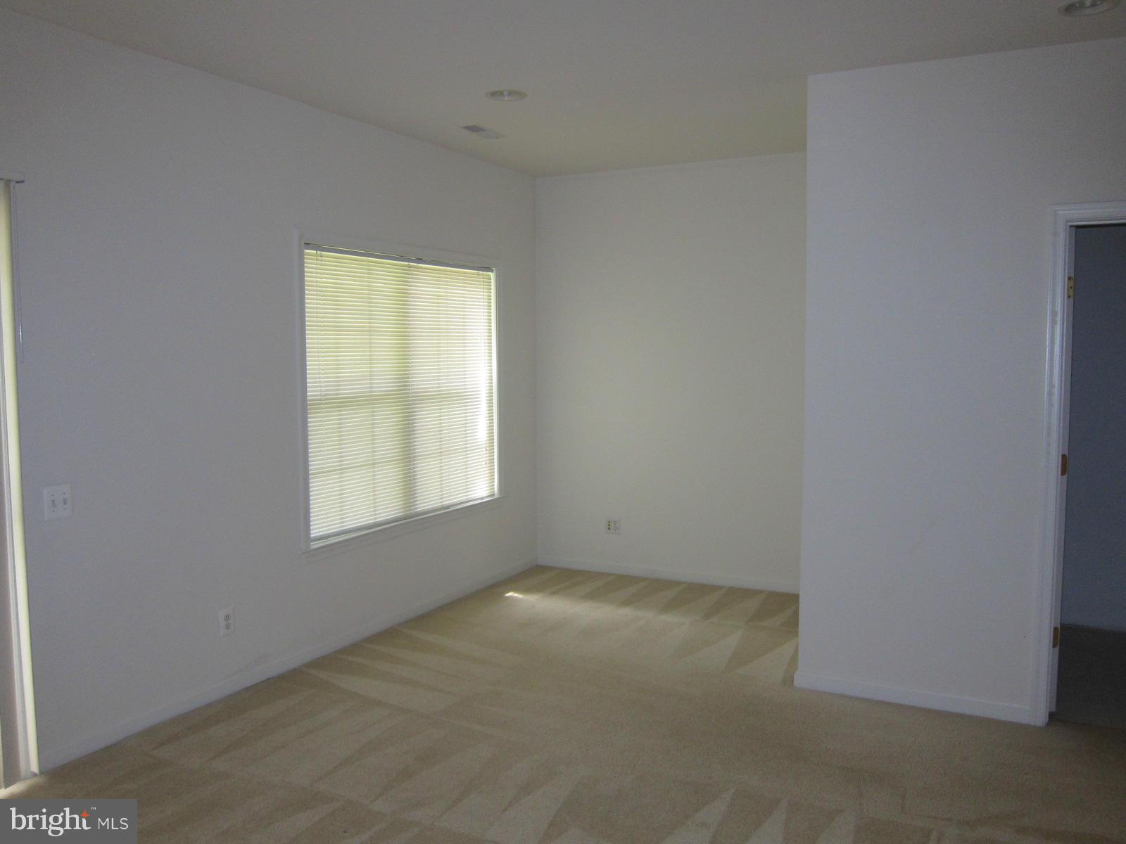 LOUDOUN PARKWAY CENTER - Residential Lease