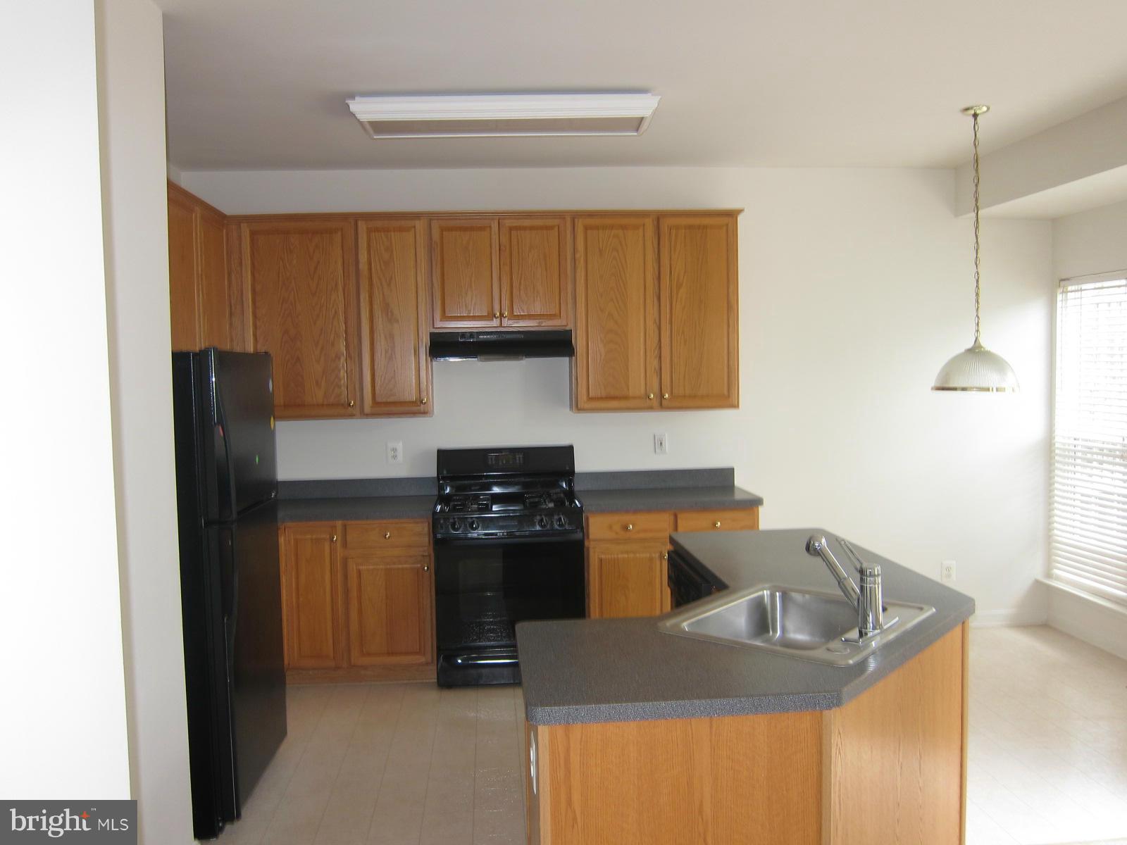 LOUDOUN PARKWAY CENTER - Residential Lease