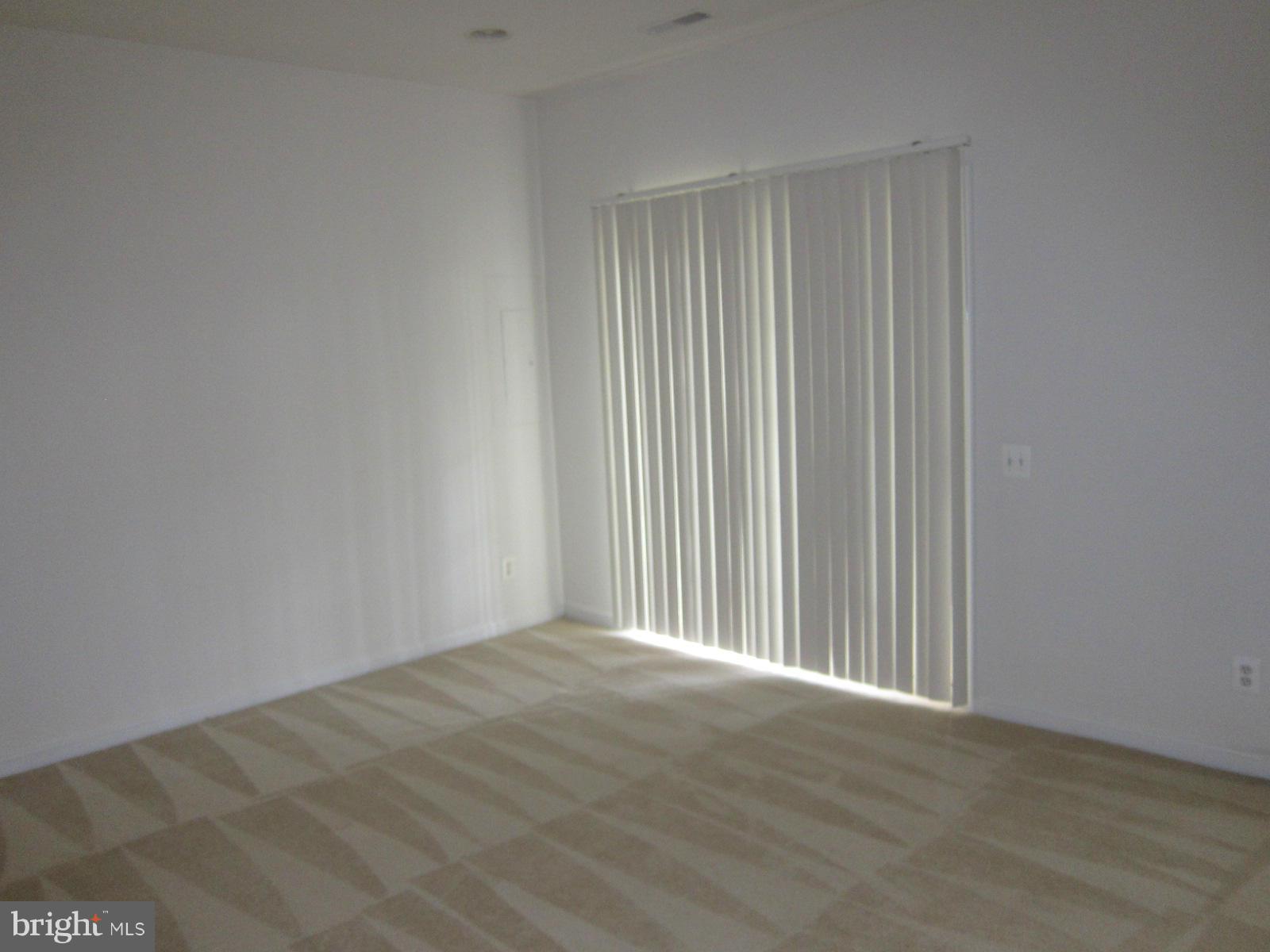 LOUDOUN PARKWAY CENTER - Residential Lease