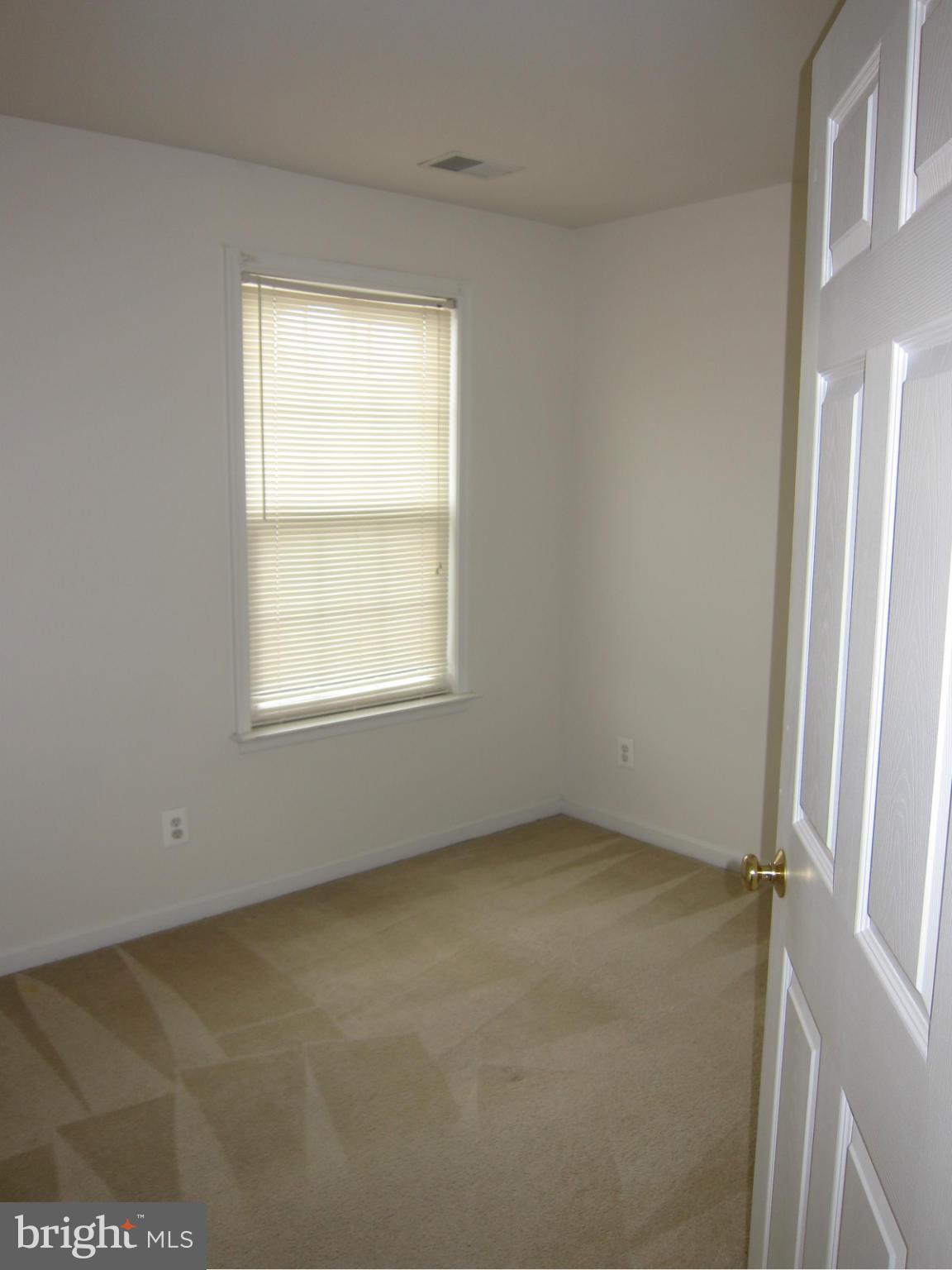 LOUDOUN PARKWAY CENTER - Residential Lease