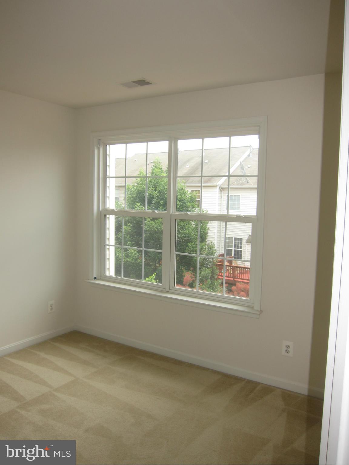 LOUDOUN PARKWAY CENTER - Residential Lease