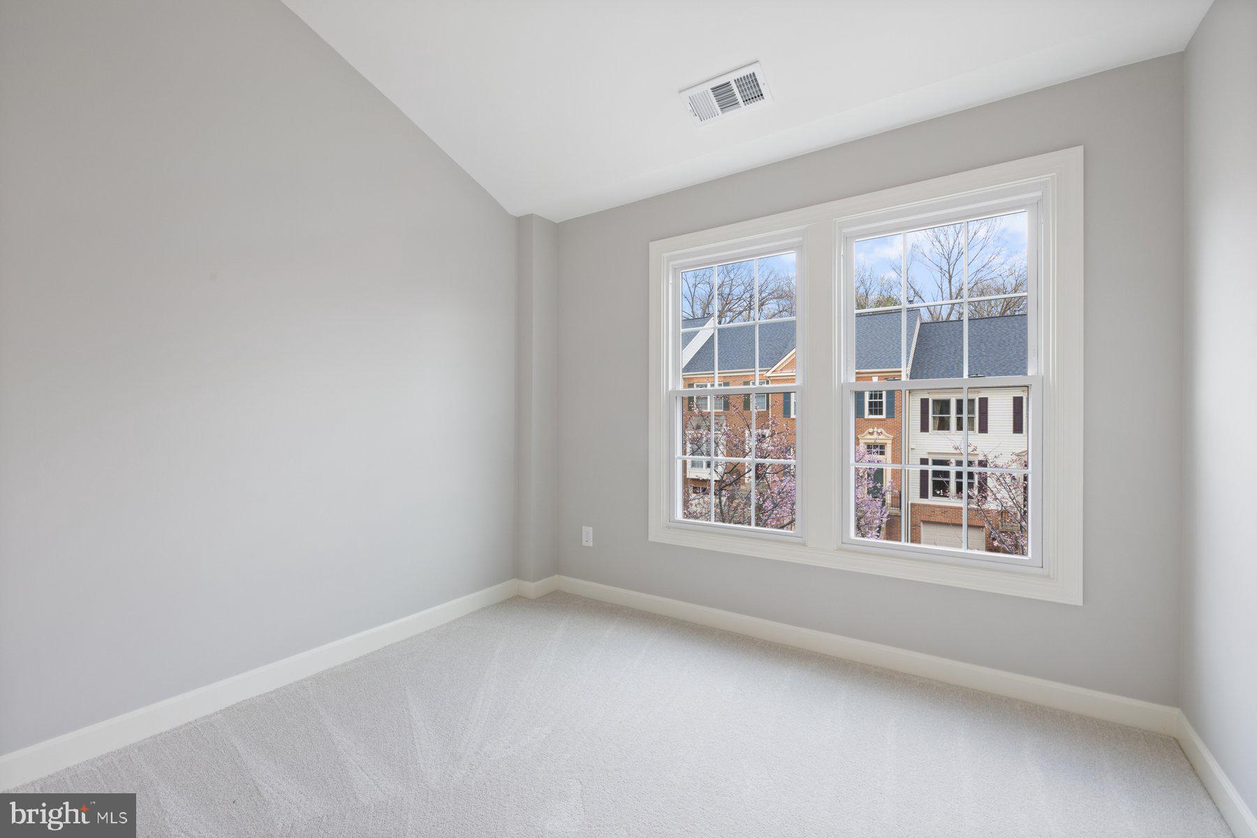 KINGSTOWNE - Residential