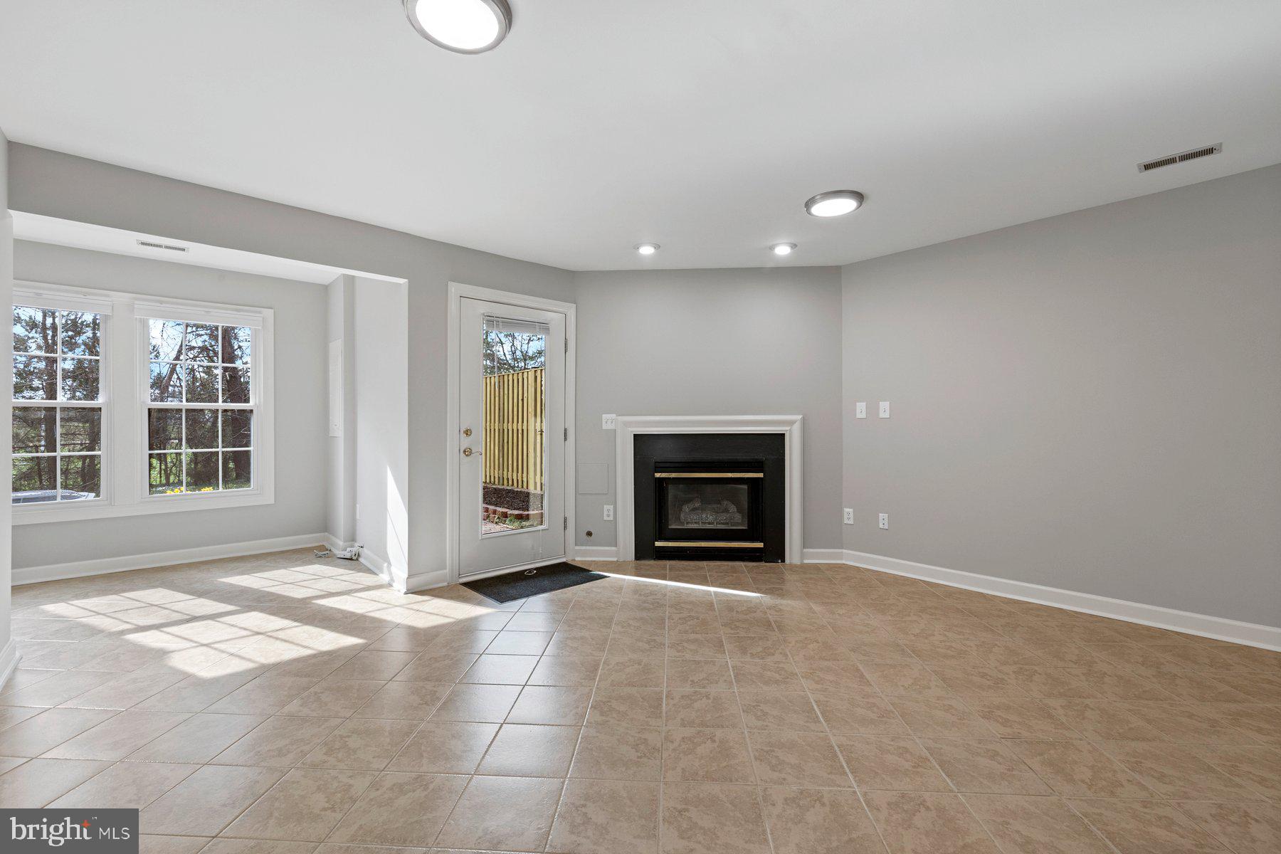 KINGSTOWNE - Residential