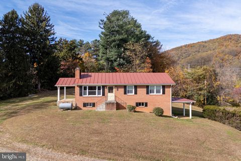 27 ATKINS ROAD SPERRYVILLE VA 22740