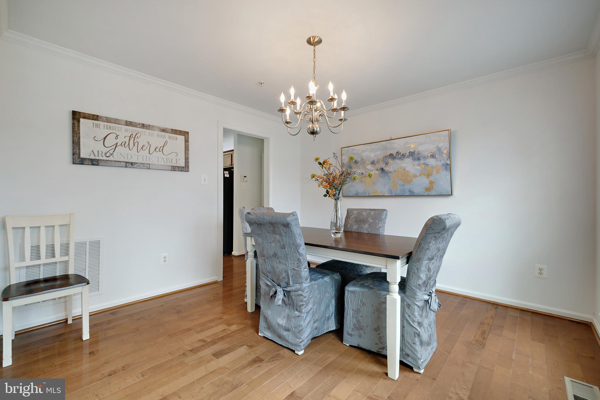 5513 NOTCHED BEAK COURT