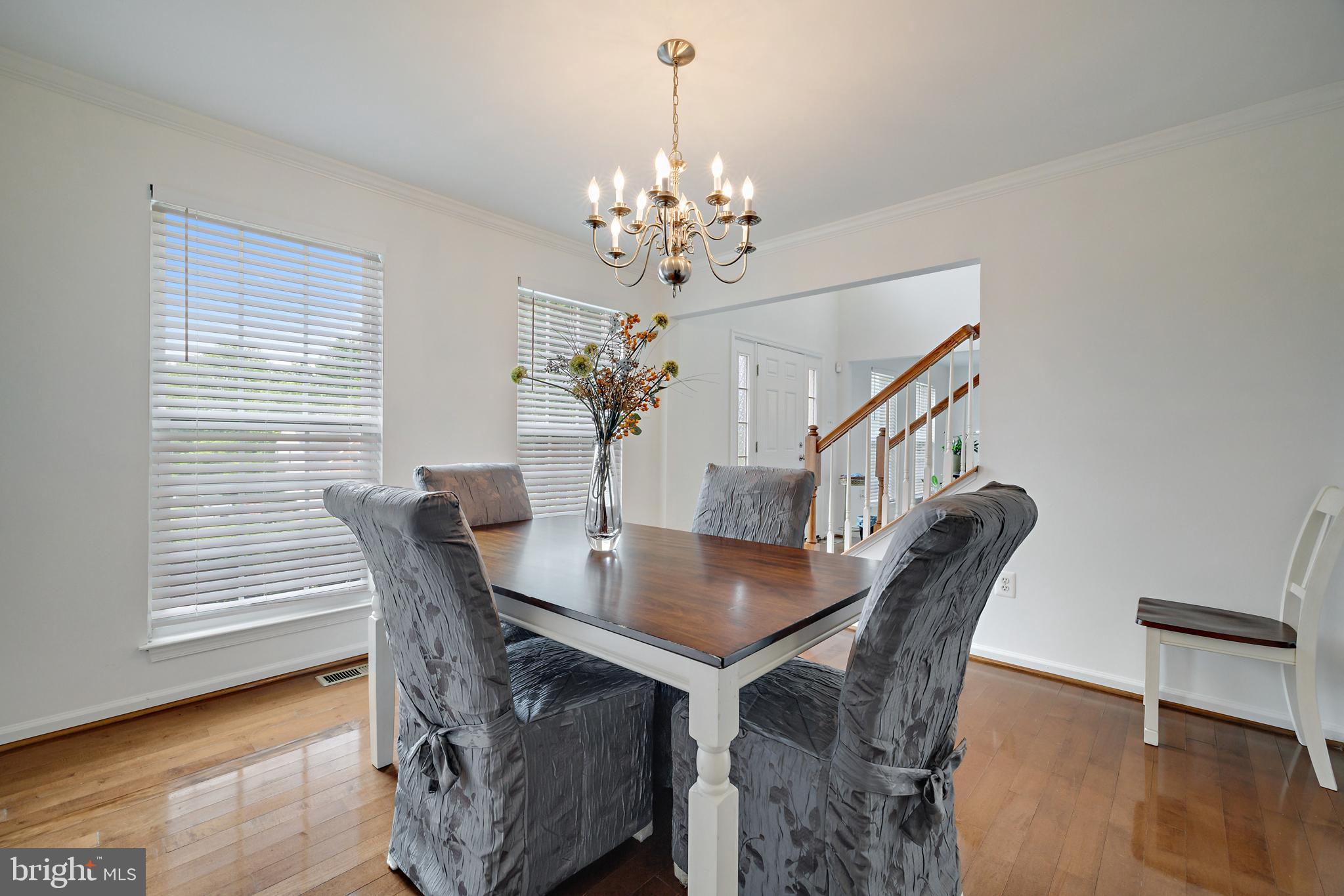 5513 NOTCHED BEAK COURT