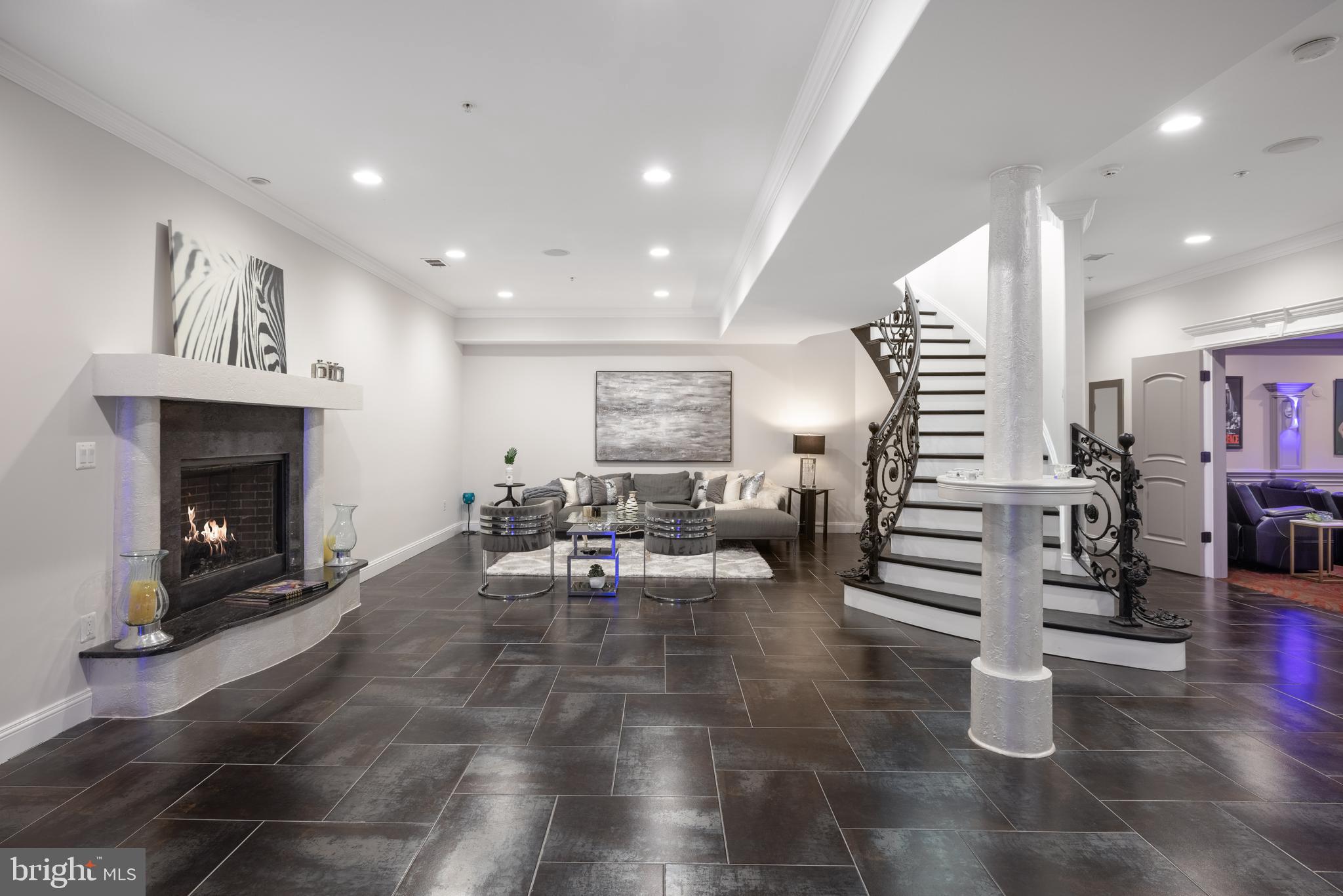 KENWOOD PARK - Residential