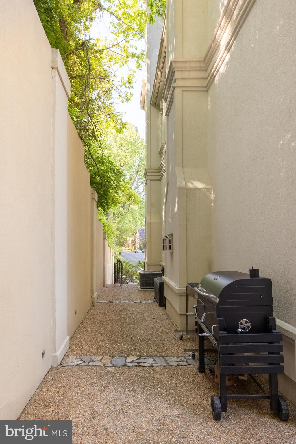 KENWOOD PARK - Residential