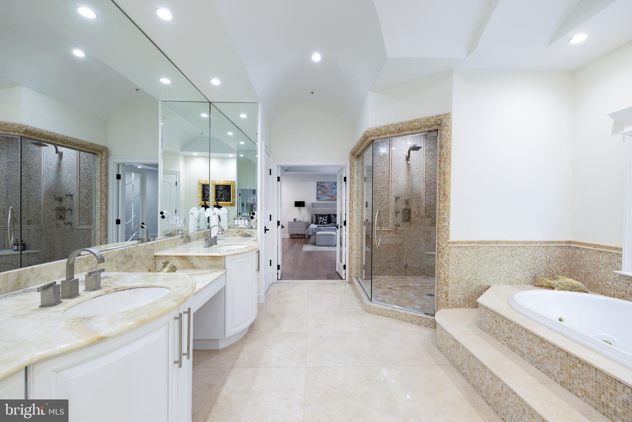KENWOOD PARK - Residential