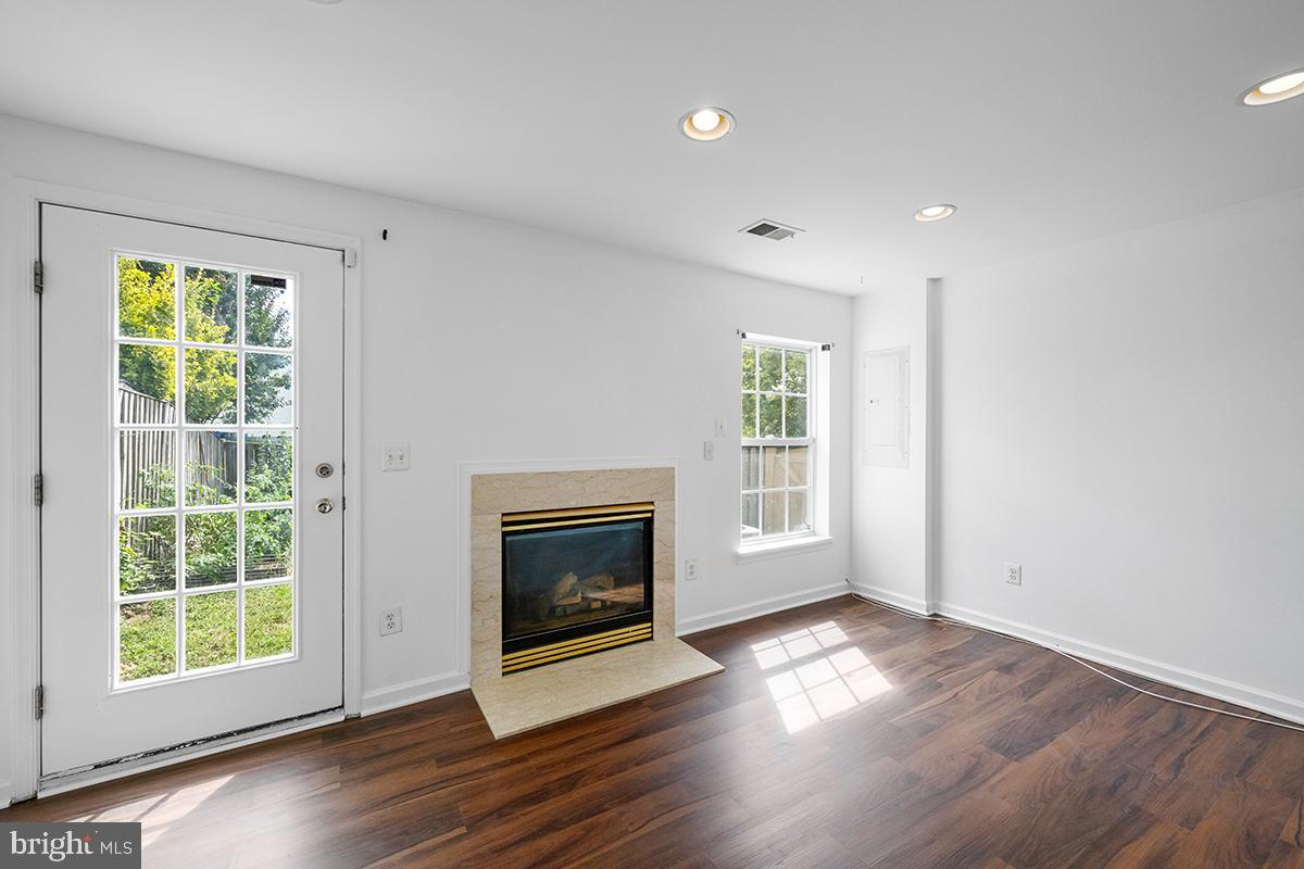 SYCAMORE HILL - Residential