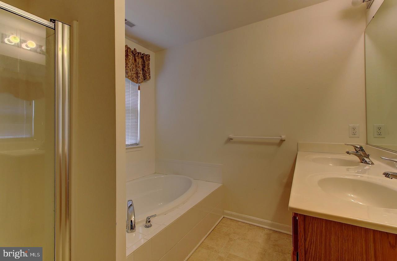 PEACEFIELDS - Residential