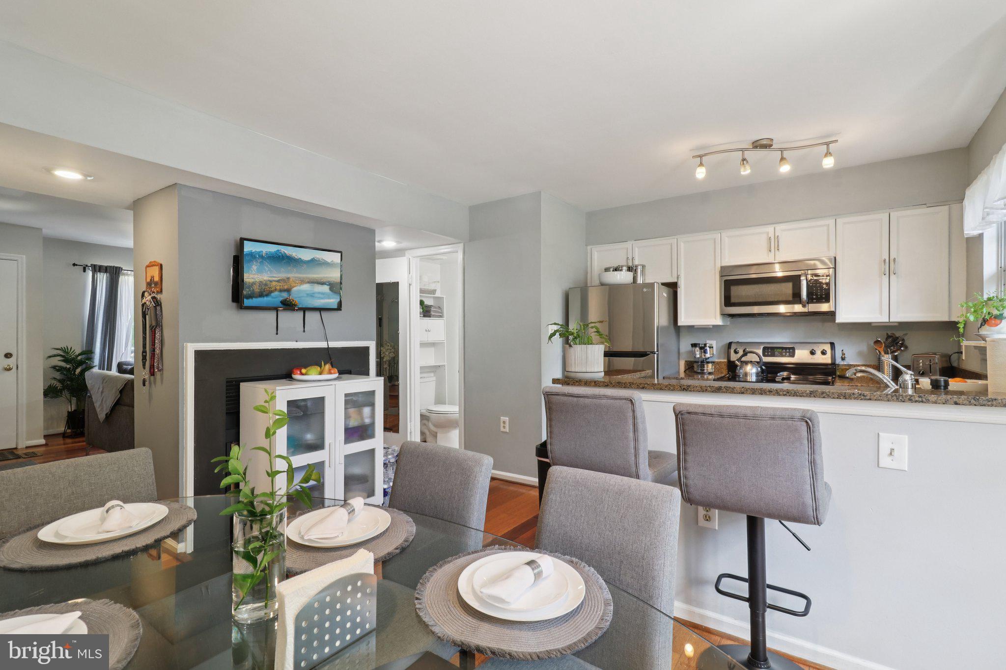 5717 EVERGREEN KNOLL COURT