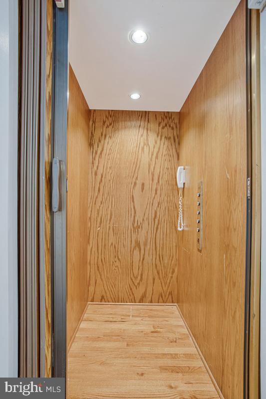 SAN FRANCISCO BY THE BAY - Residential