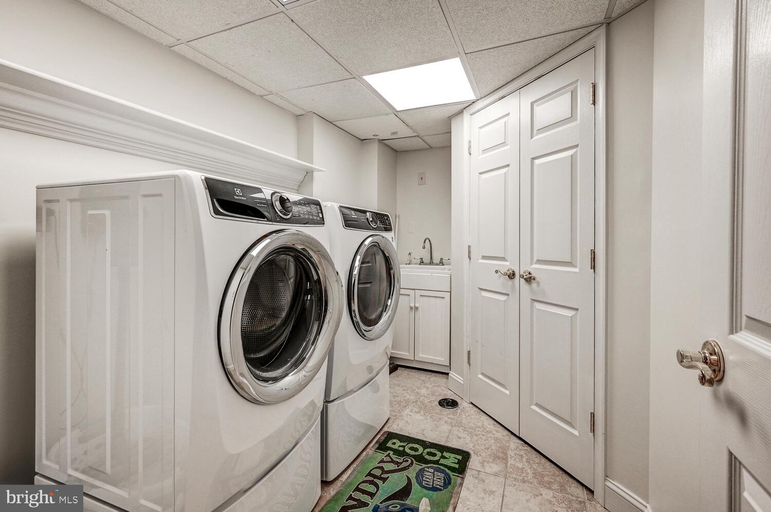 MAYFAIR - Residential