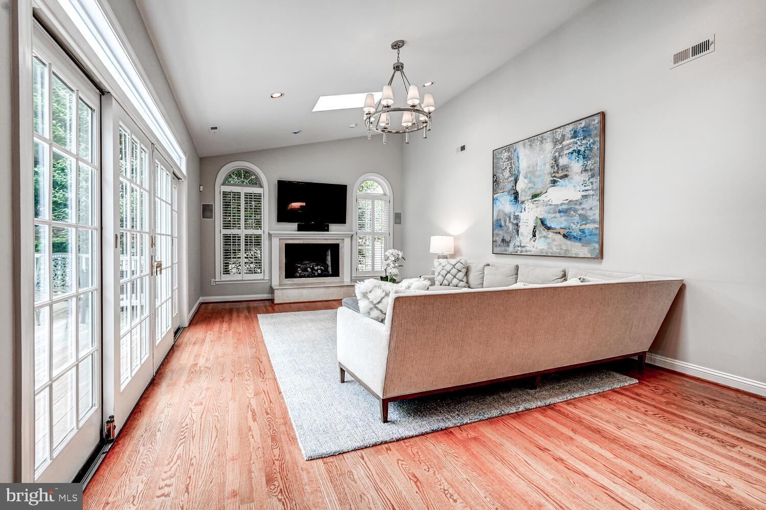 MAYFAIR - Residential