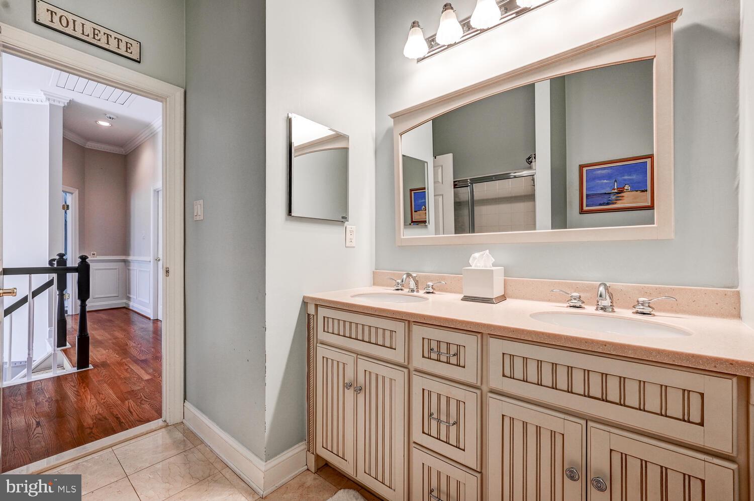 MAYFAIR - Residential