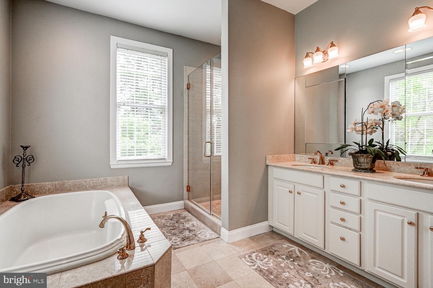 MAYFAIR - Residential