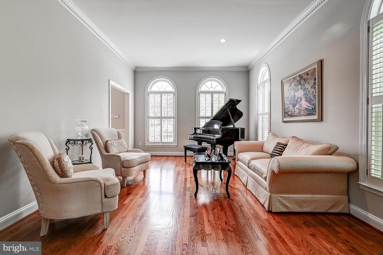 MAYFAIR - Residential