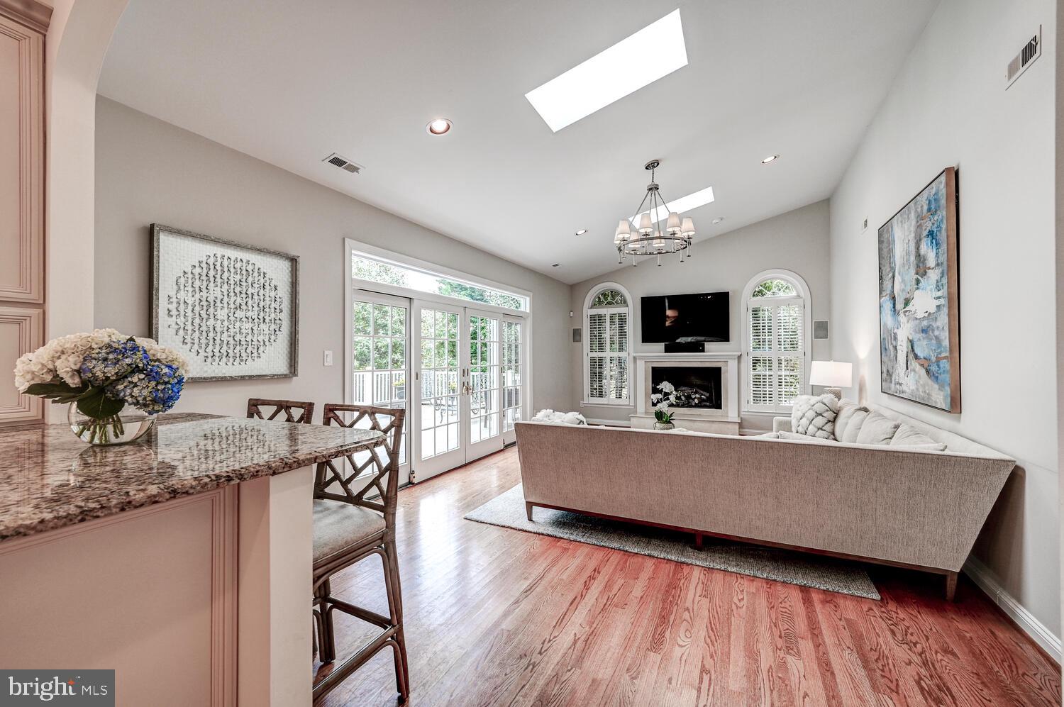 MAYFAIR - Residential