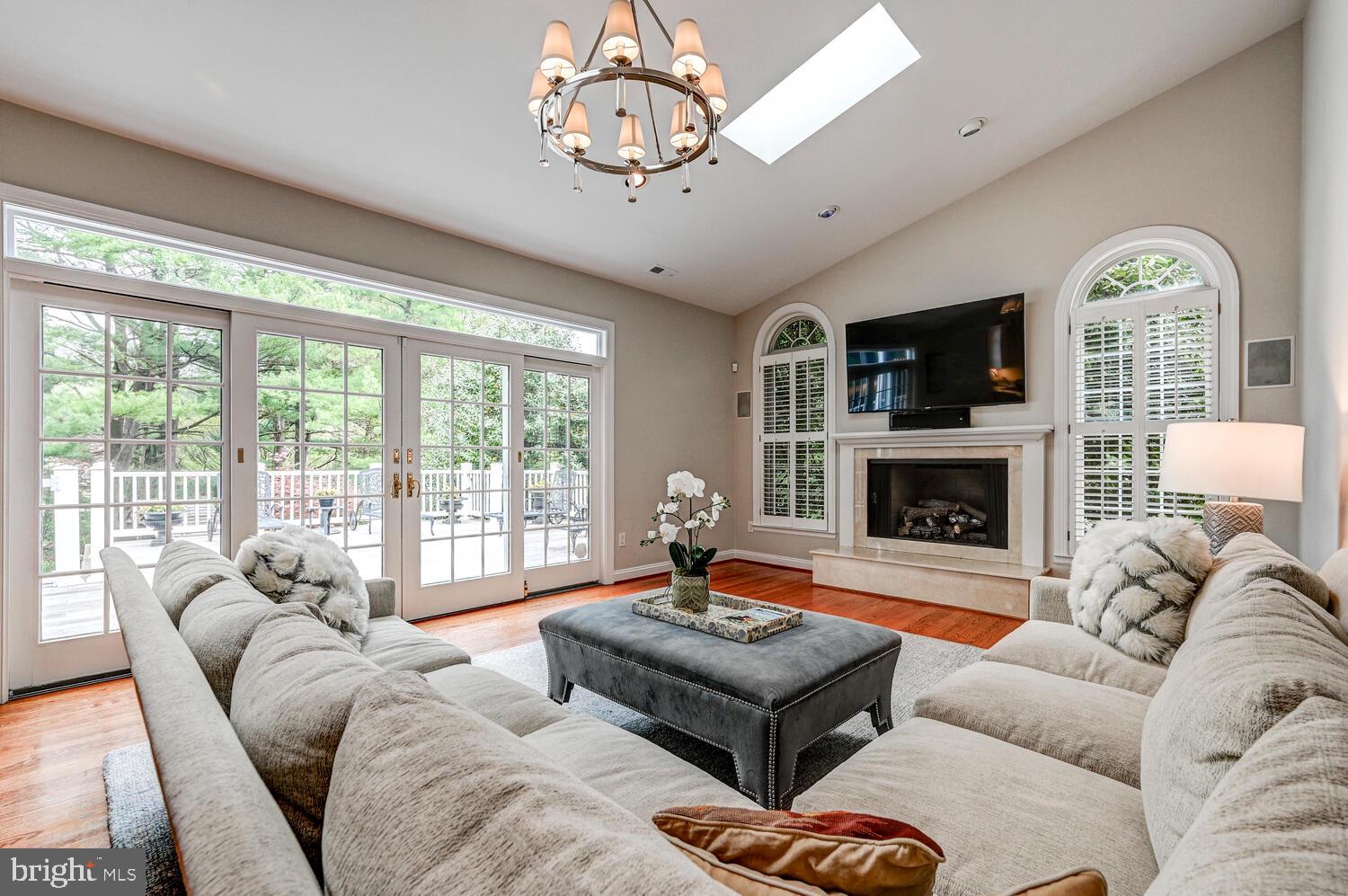 MAYFAIR - Residential