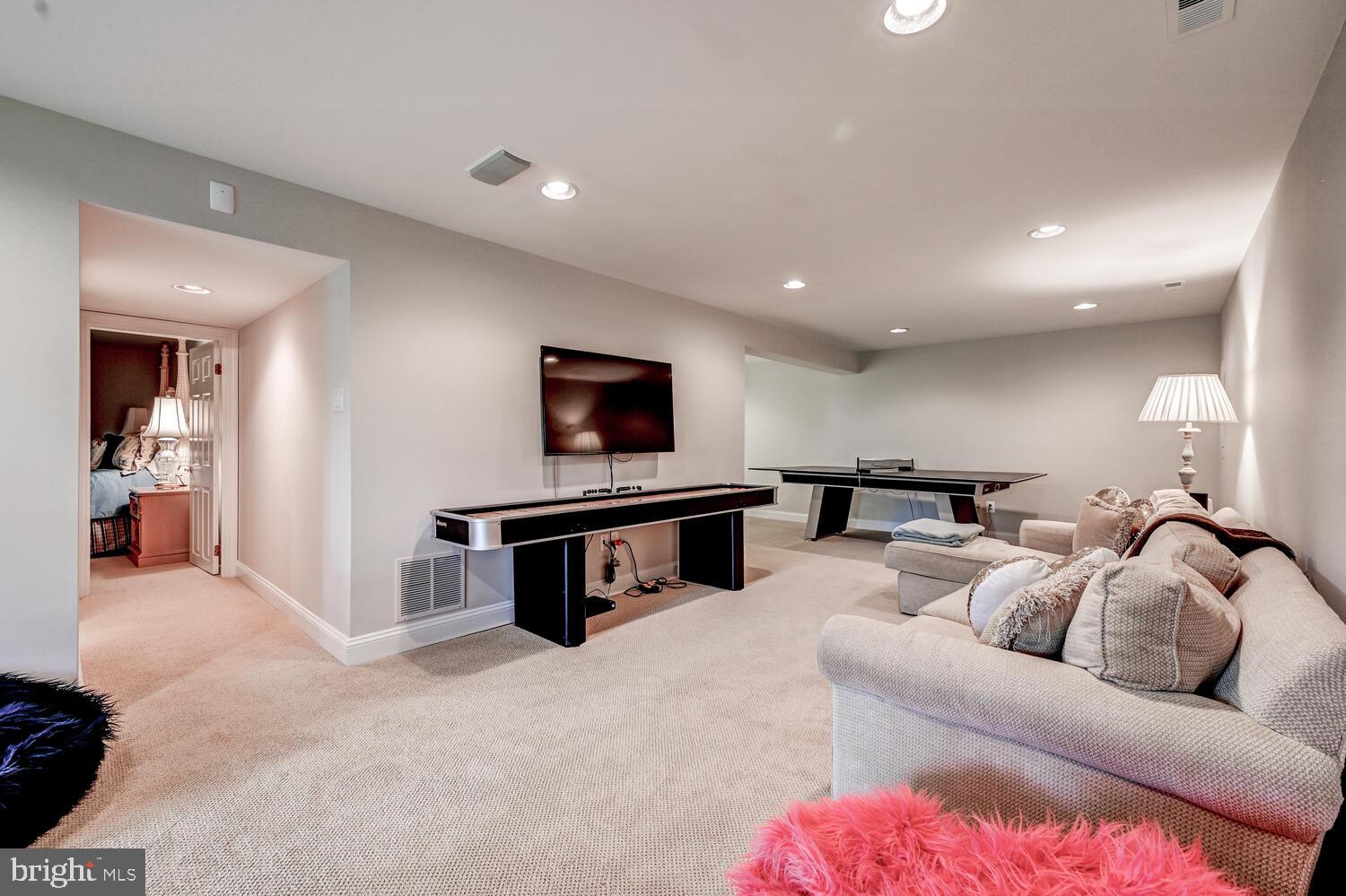 MAYFAIR - Residential