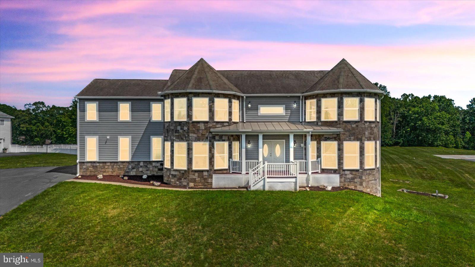 19 PINTO LANE