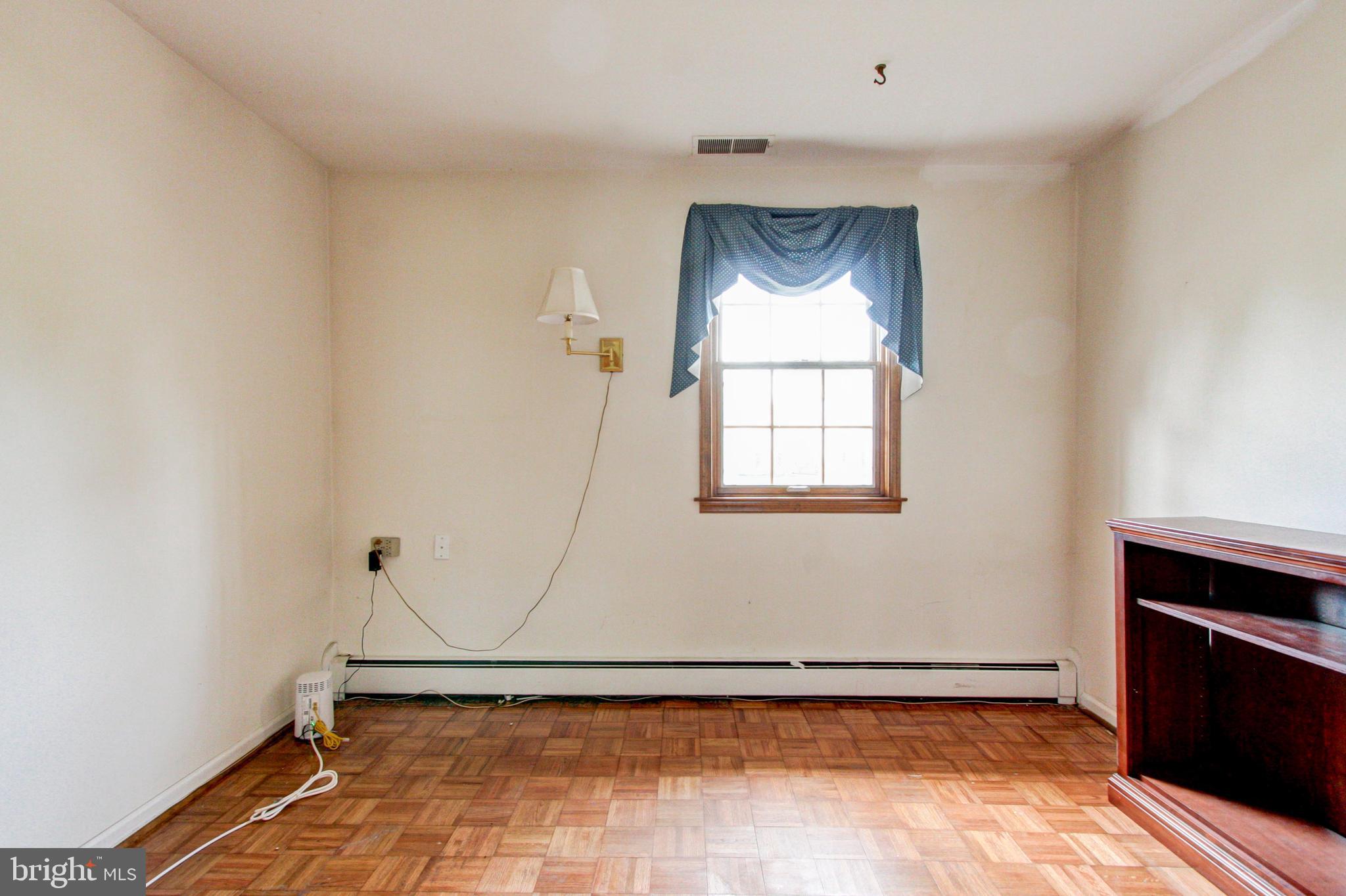 PINE VLY ESTS - Residential