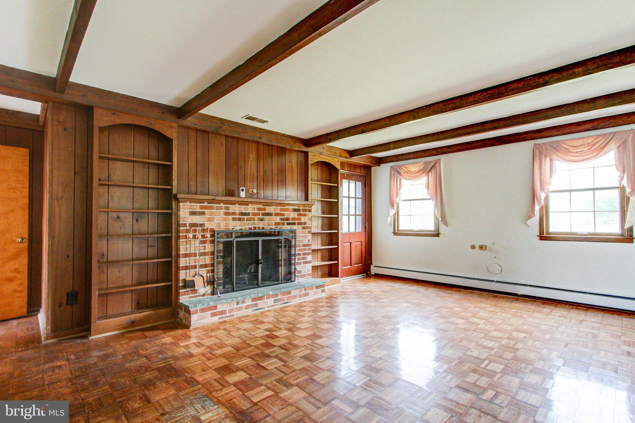 PINE VLY ESTS - Residential