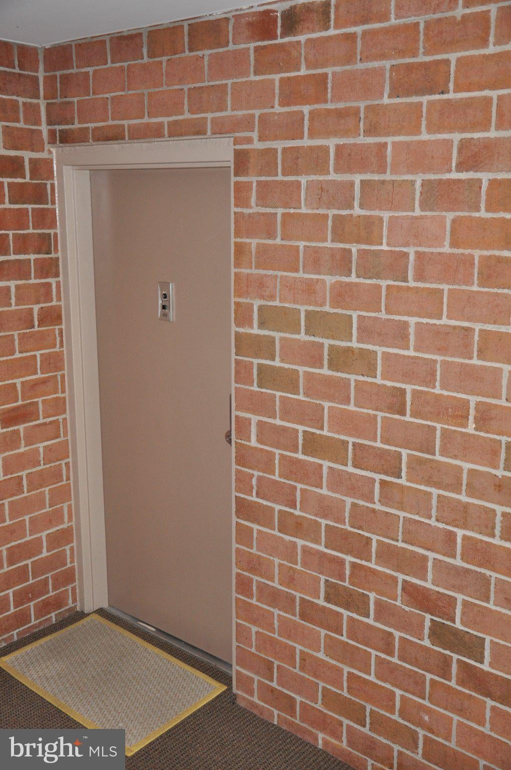 2 BALLINDINE COURT 202