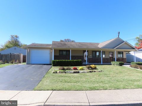 331 DOONE PLACE FAIRLESS HILLS PA 19030