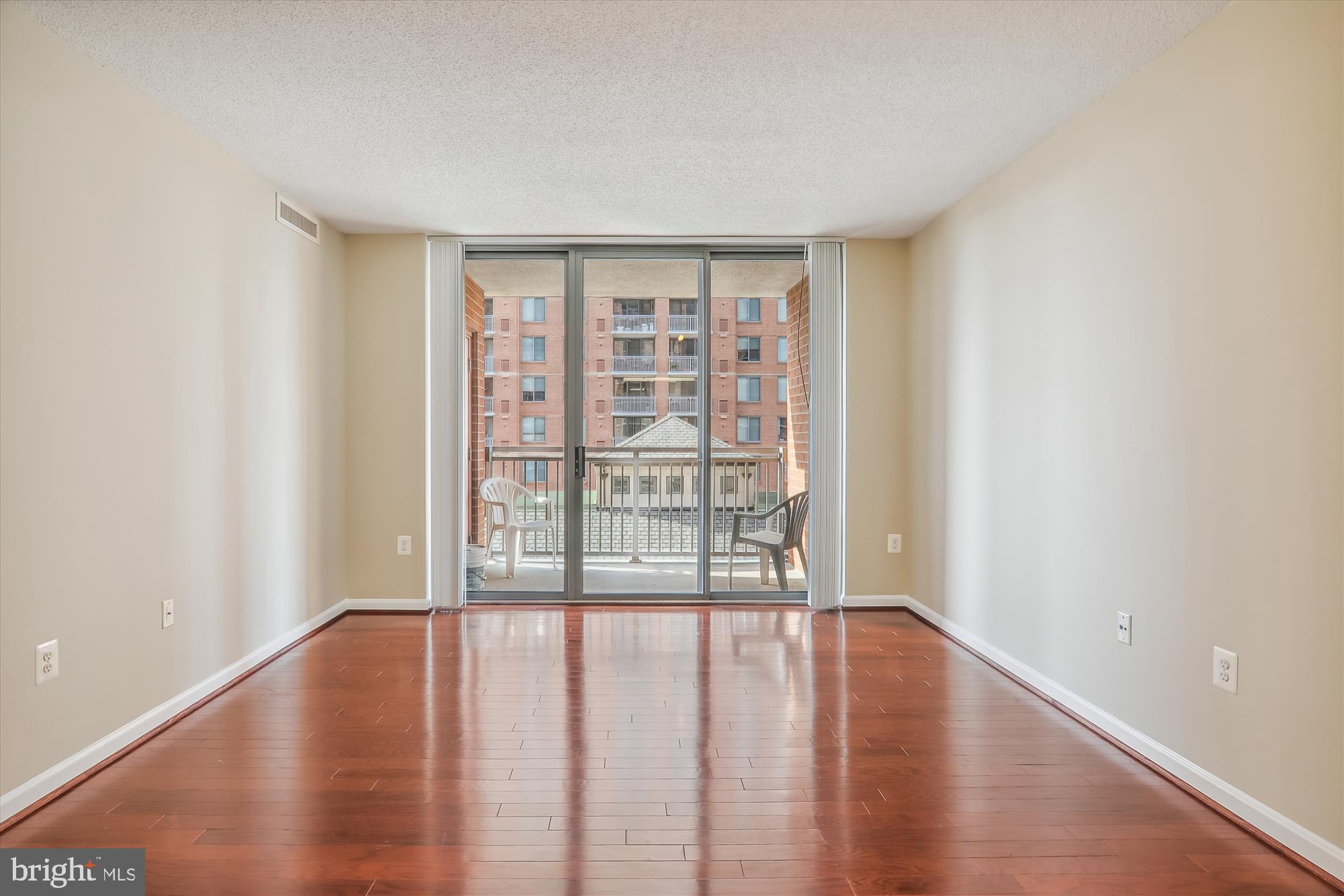 GALLERY AT WHITE FLINT - Residential