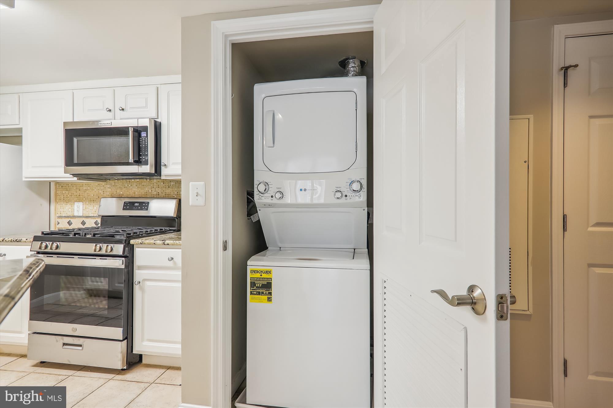 GALLERY AT WHITE FLINT - Residential