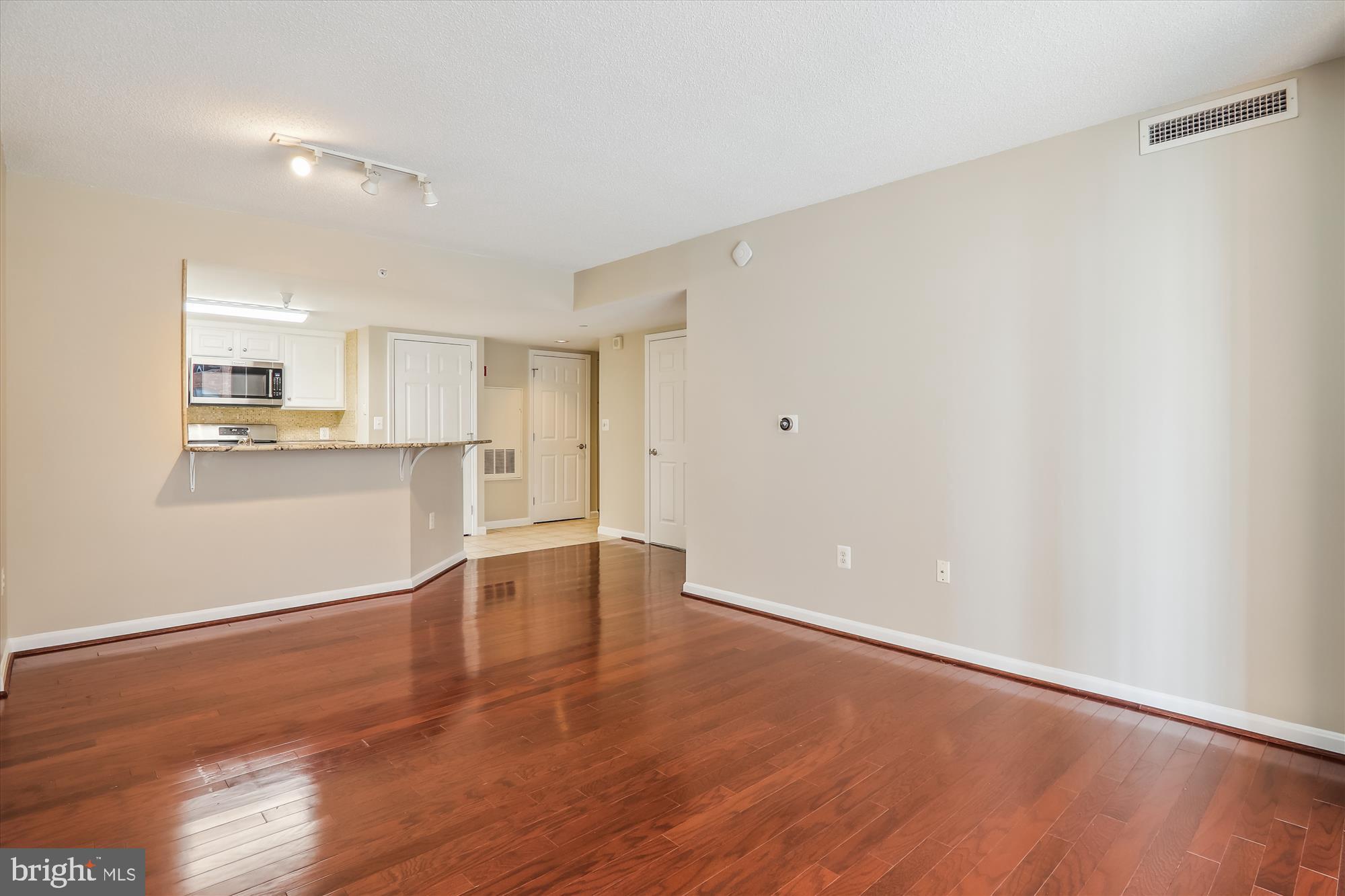 GALLERY AT WHITE FLINT - Residential