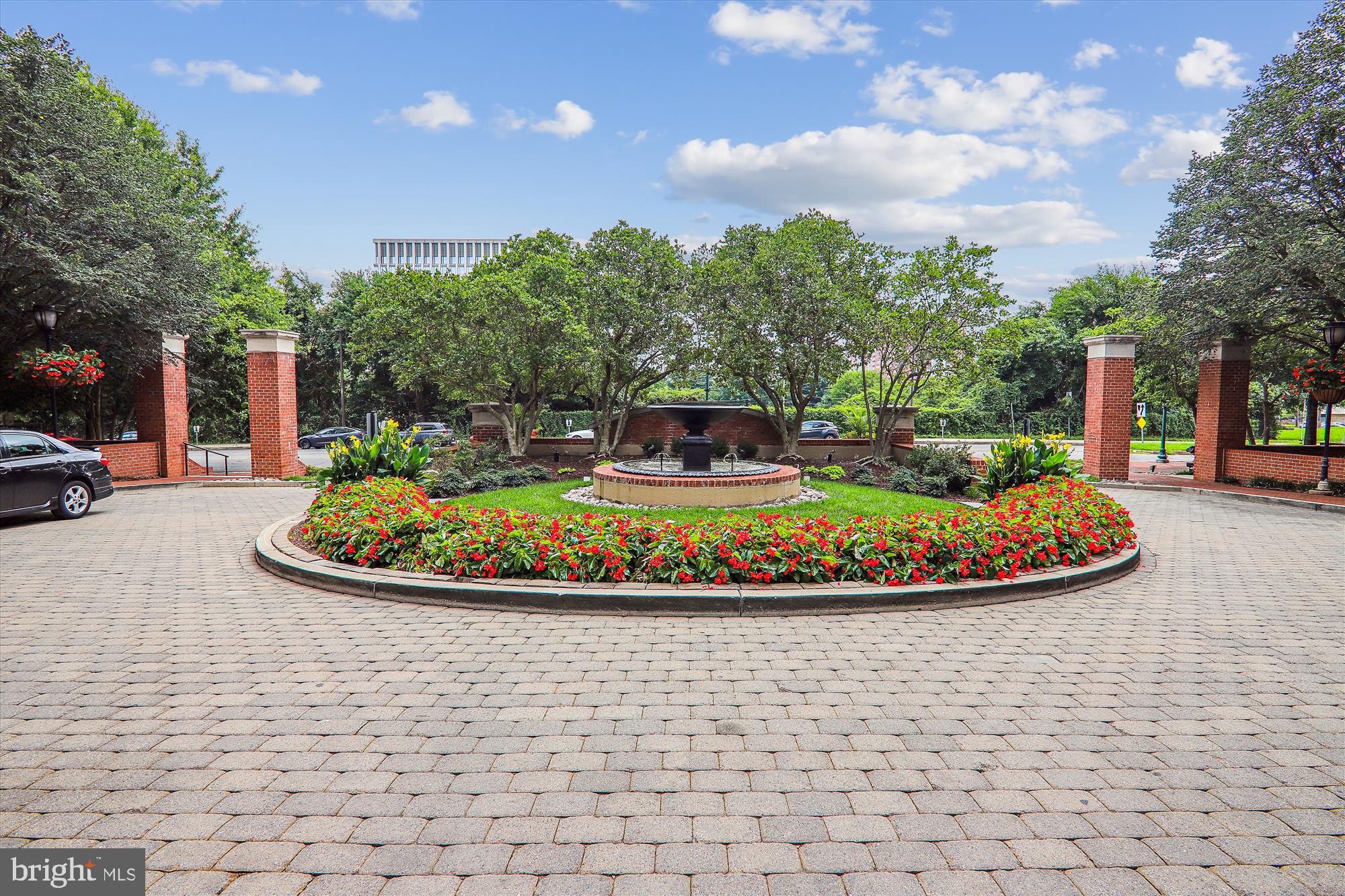 GALLERY AT WHITE FLINT - Residential