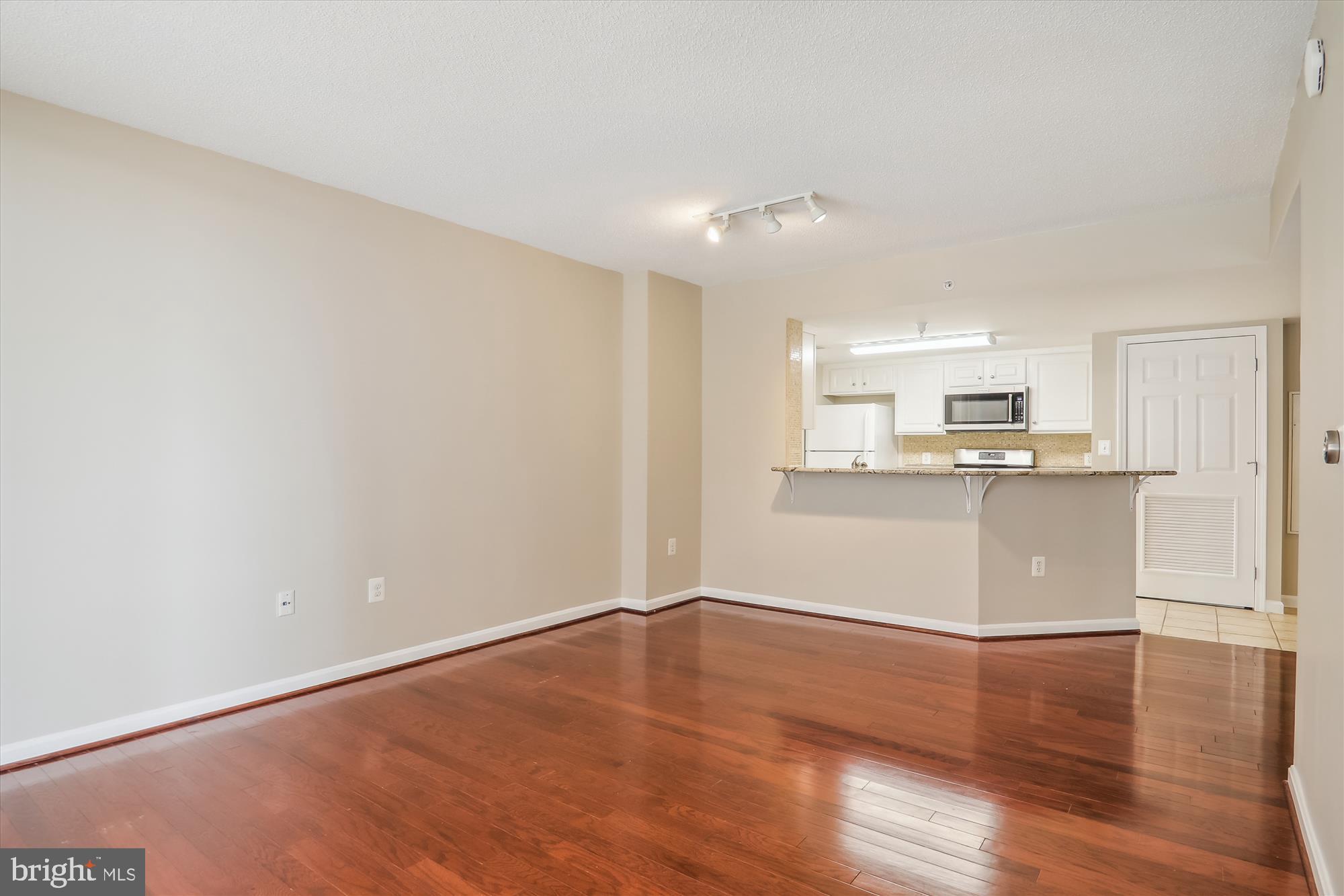 GALLERY AT WHITE FLINT - Residential