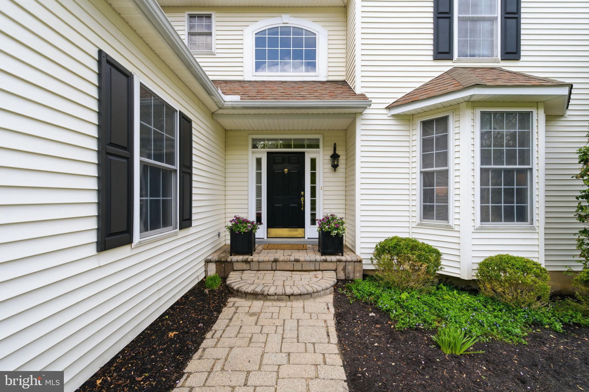 1003 TRAVIS COURT