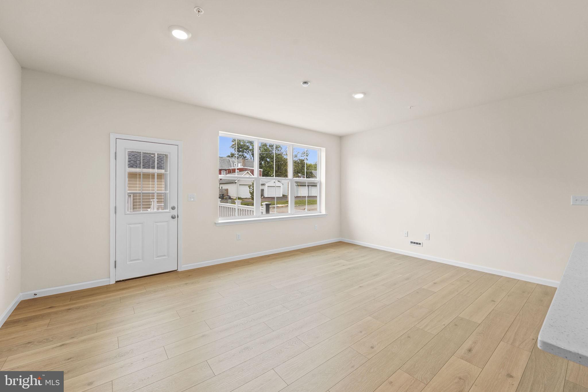 PERRY MILL - Residential