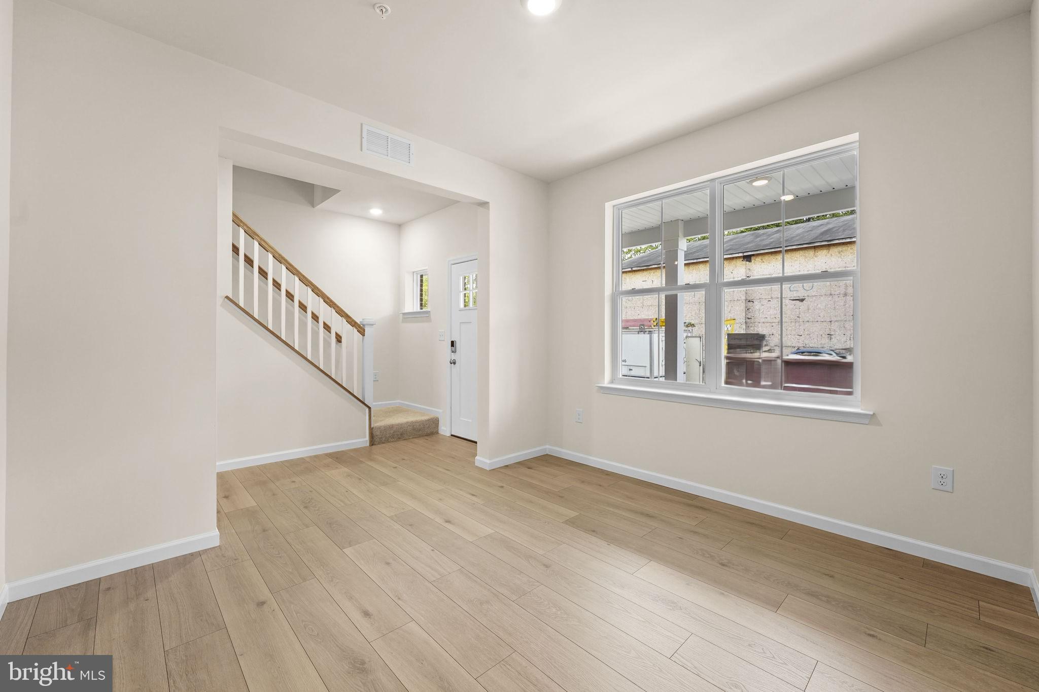 PERRY MILL - Residential