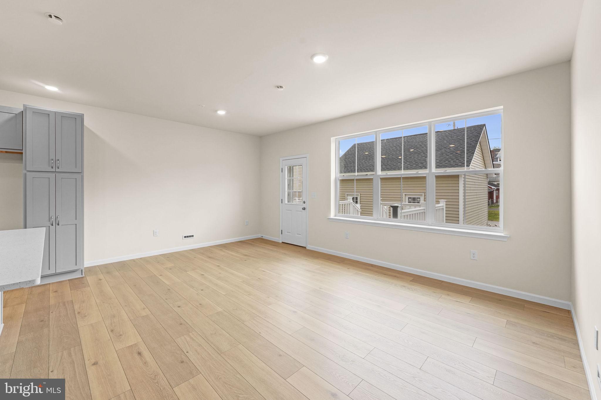 PERRY MILL - Residential