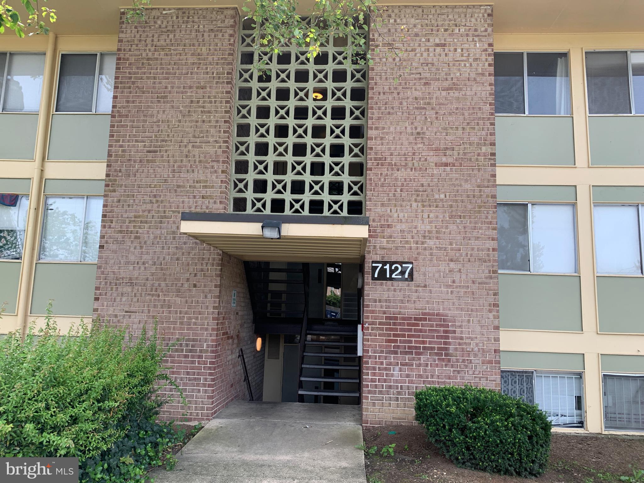 HOLLY HILL CONDOMINIUMS - Residential