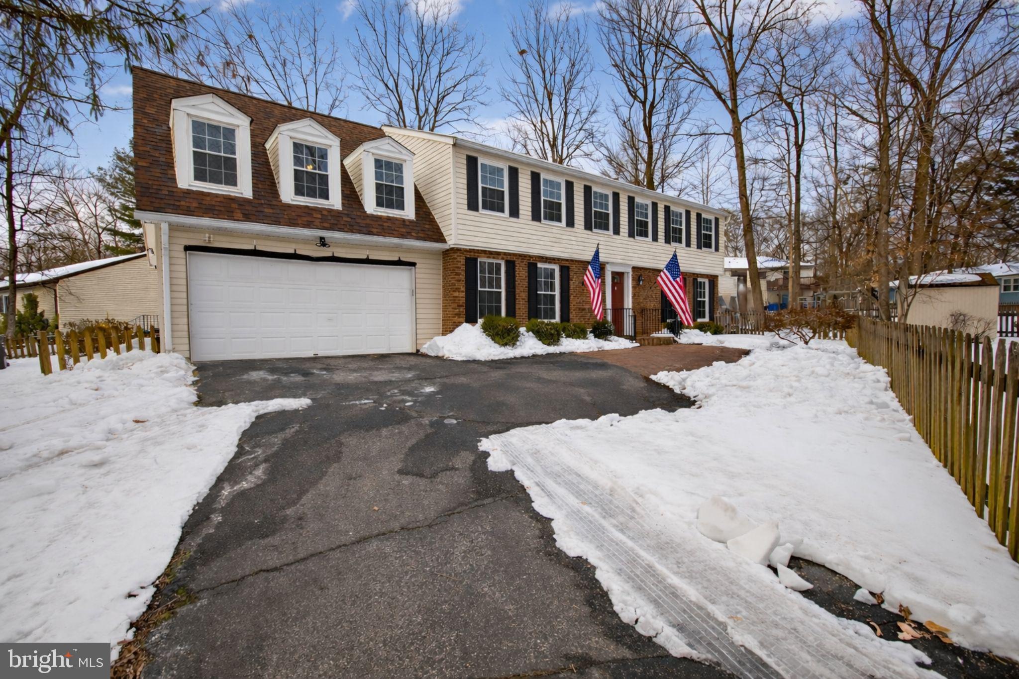 COUNTRY CLUB LAKE - Residential