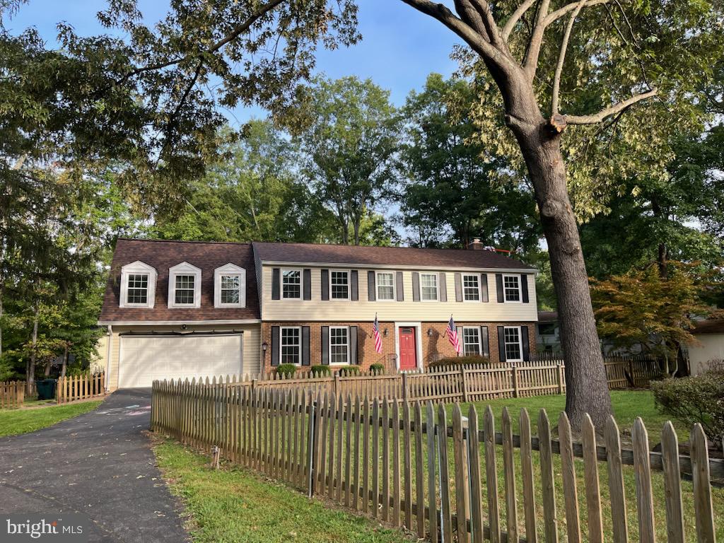 COUNTRY CLUB LAKE - Residential